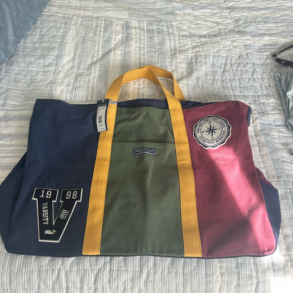 New Vineyard Vines oversized varsity tote - Picture 3 of 12